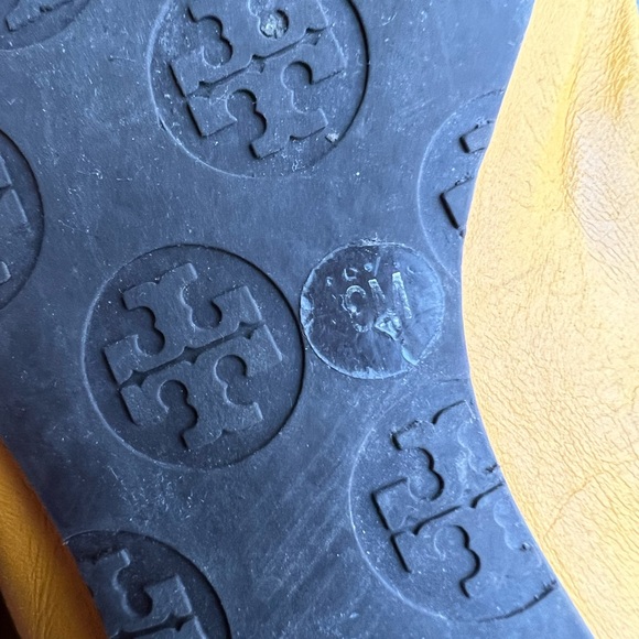 Tory Burch yellow ballet flat - Picture 3 of 6